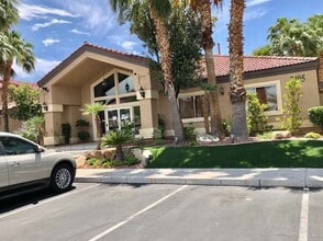 Building Photo - 2305 W Horizon Ridge Pkwy