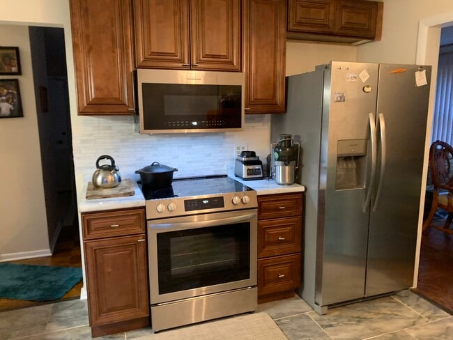 Building Photo - 314 New Salem St