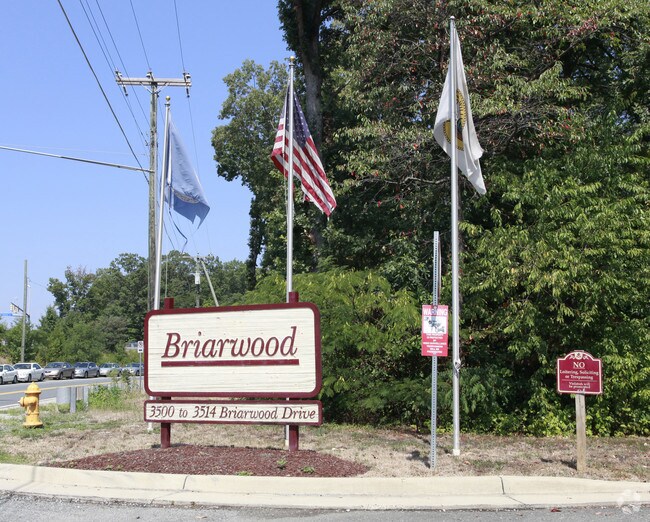 Briarwood Apartaments - Briarwood Apartments