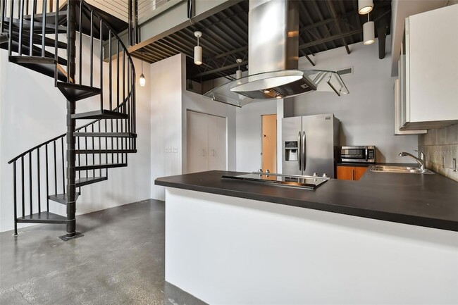Building Photo - 217 N 12th St