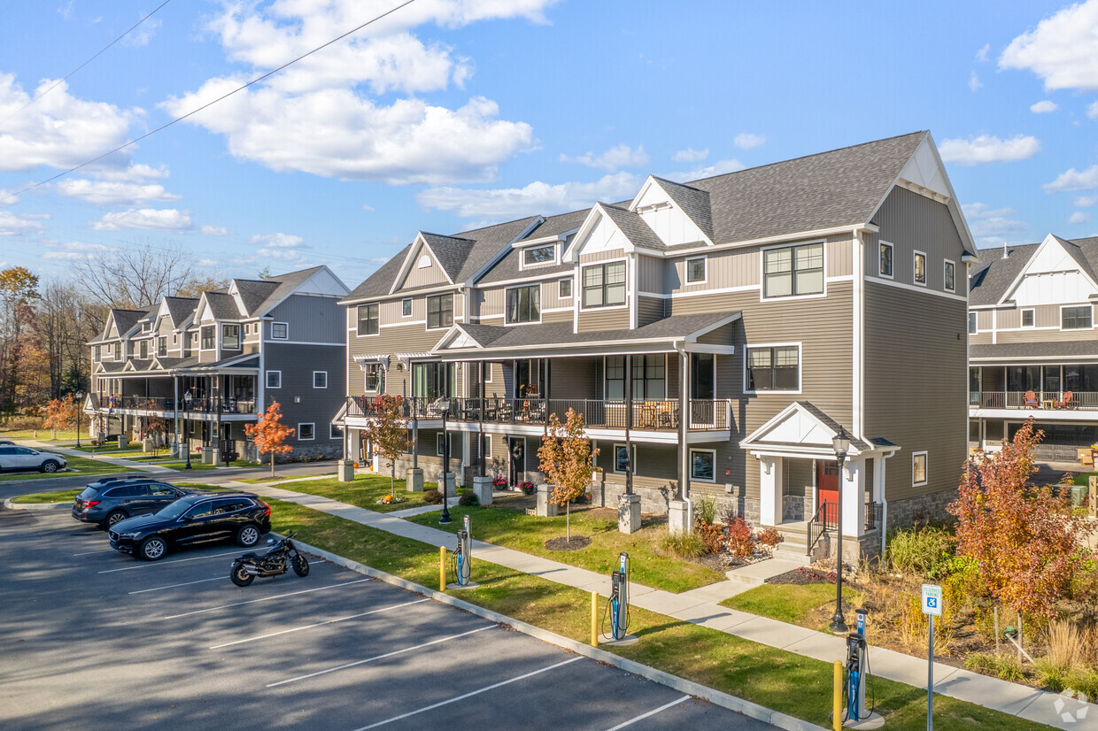 Primary Photo - Excelsior Park Townhomes