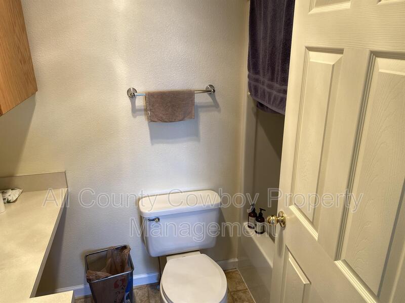 509 E Curtis St Unit Apt 204, Laramie, WY 82072 Condo for Rent in