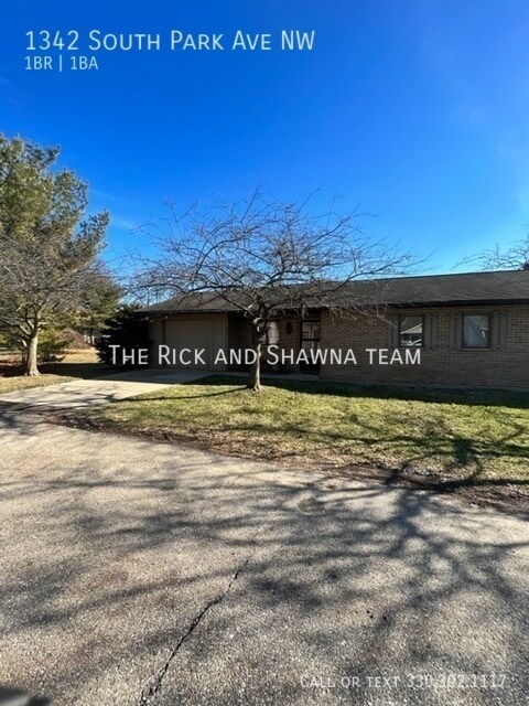 Building Photo - Stunning one bedroom townhouse for rent wi...