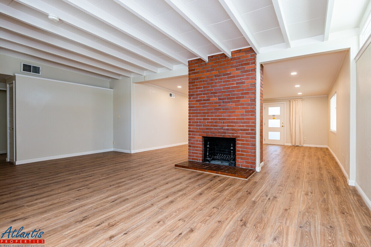 Primary Photo - 3072 Mauricia Ave