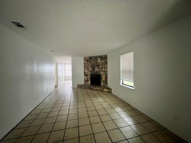 Building Photo - Ready for Move In