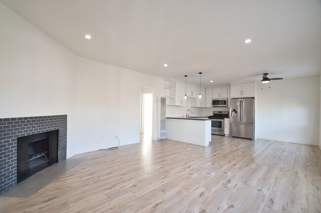 Foto del edificio - 1335 Manhattan Beach Blvd