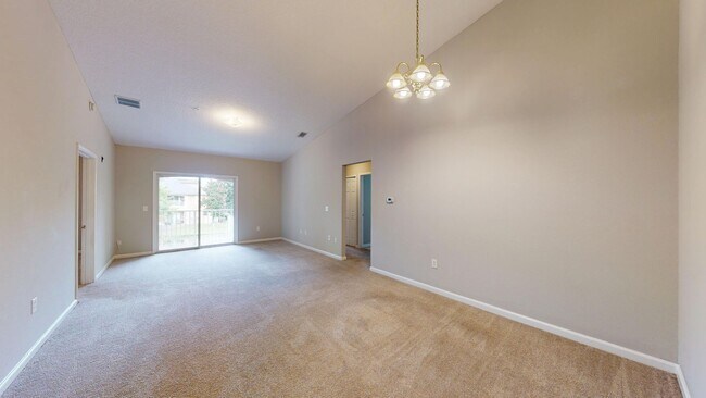Foto del edificio - Spacious 3 Bedroom Condo in Villa Beaucler...