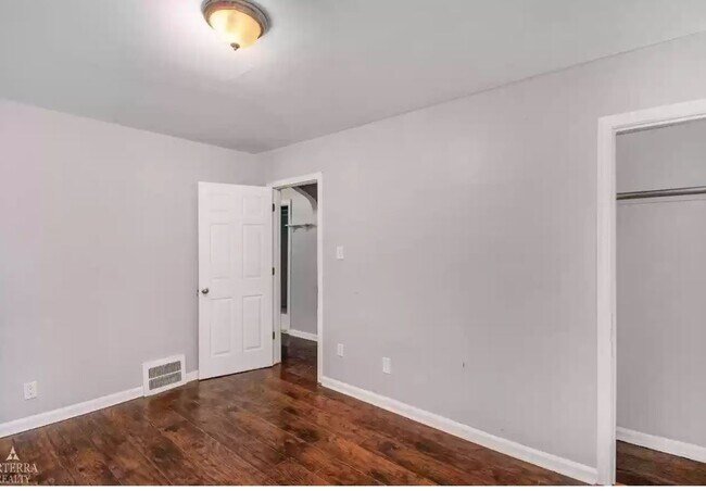 Bedroom 1 b - 5571 Farmbrook St