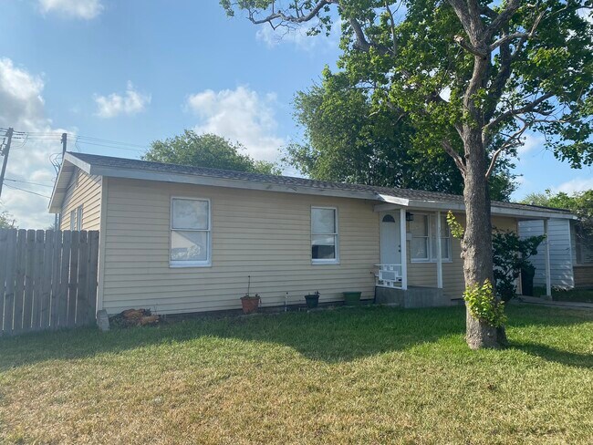 Foto del edificio - 1217 Lum St