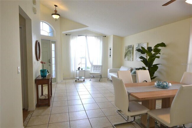 Building Photo - 4924 Hook Hollow Cir