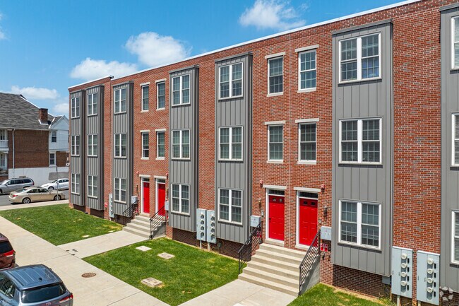 Foto del edificio - ER UC Flats LLC