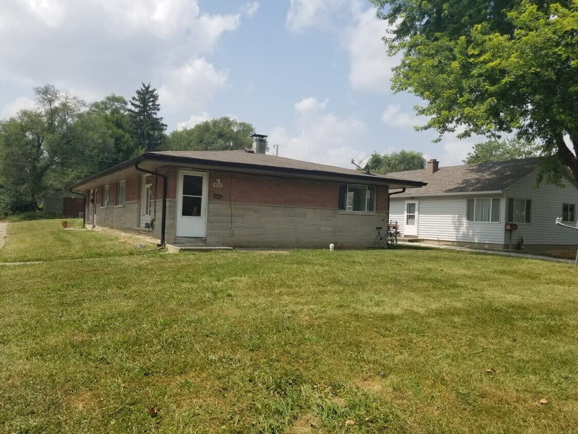 Primary Photo - 6016 Beechwood Ave