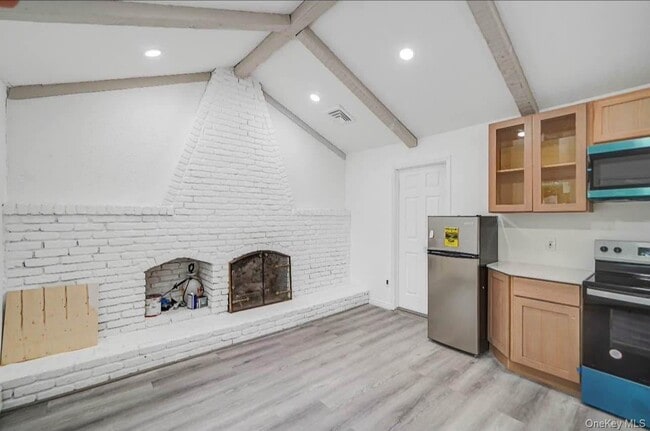 Building Photo - 3 William St