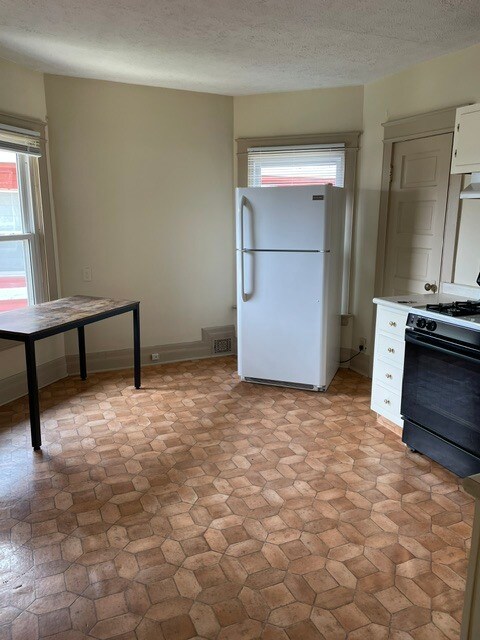COCINA - 124 N 38th Ave