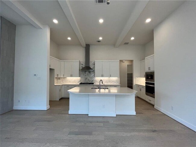Building Photo - 712 Faith Dr