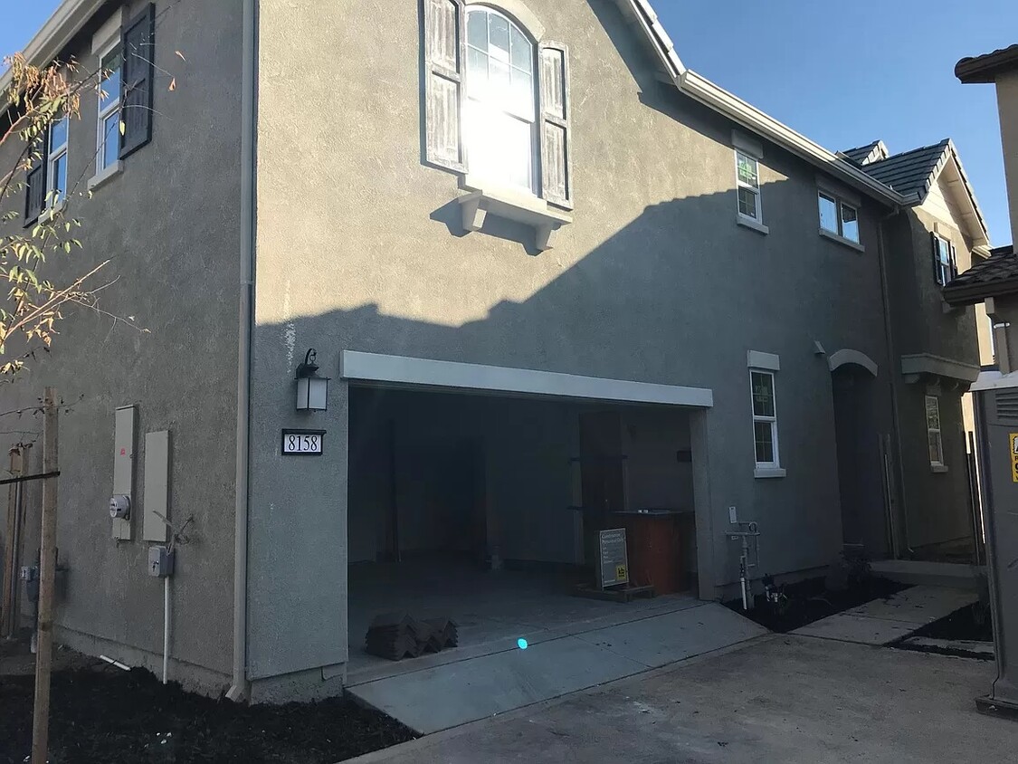 Front view - 8158 Kramer Ranch Ln