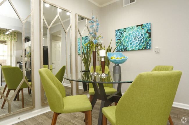 Dining Area - Sonoma Ridge Apartments