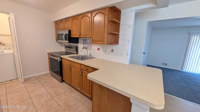 Foto del edificio - 230 Sawmill Rd