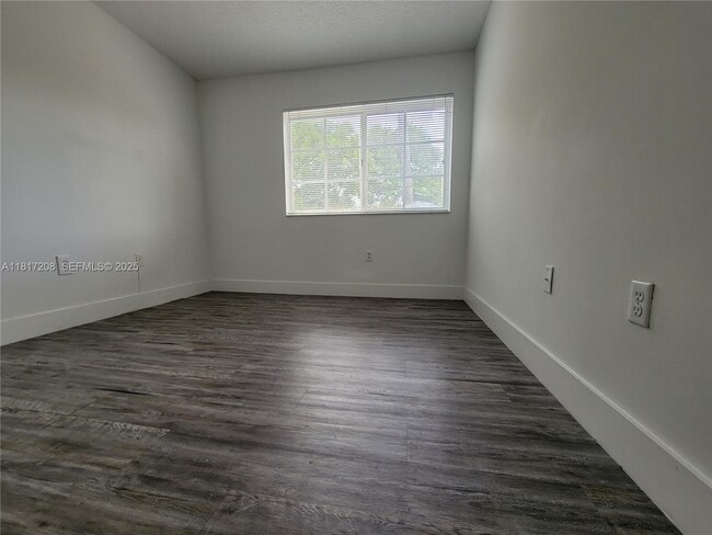 Building Photo - 4844 N State Rd 7