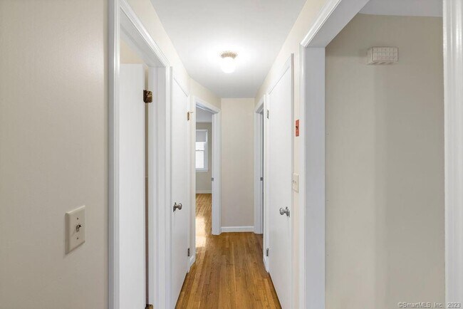 Building Photo - 15 Barholm Ave