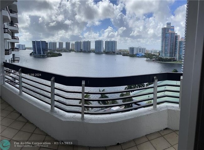 Building Photo - 3600 Mystic Pointe Dr