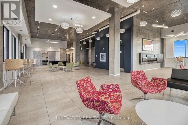 Building Photo - 105 Champagne Ave S