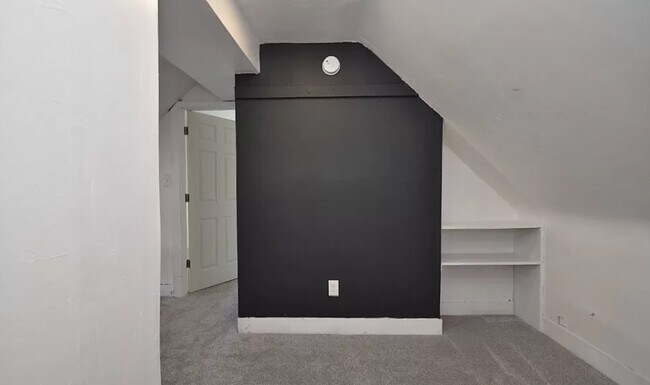 Foto del edificio - 1544 E 120th St