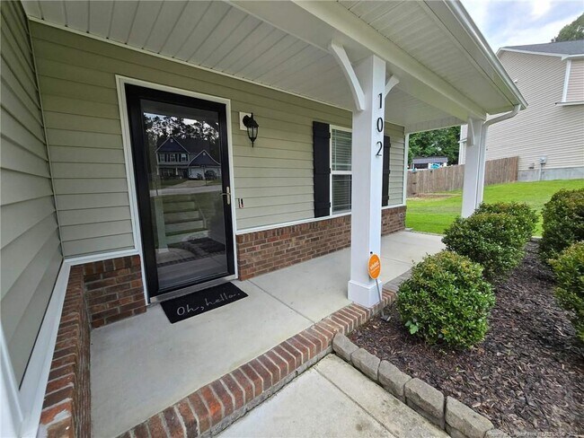 Building Photo - 102 Whistling Pine Dr