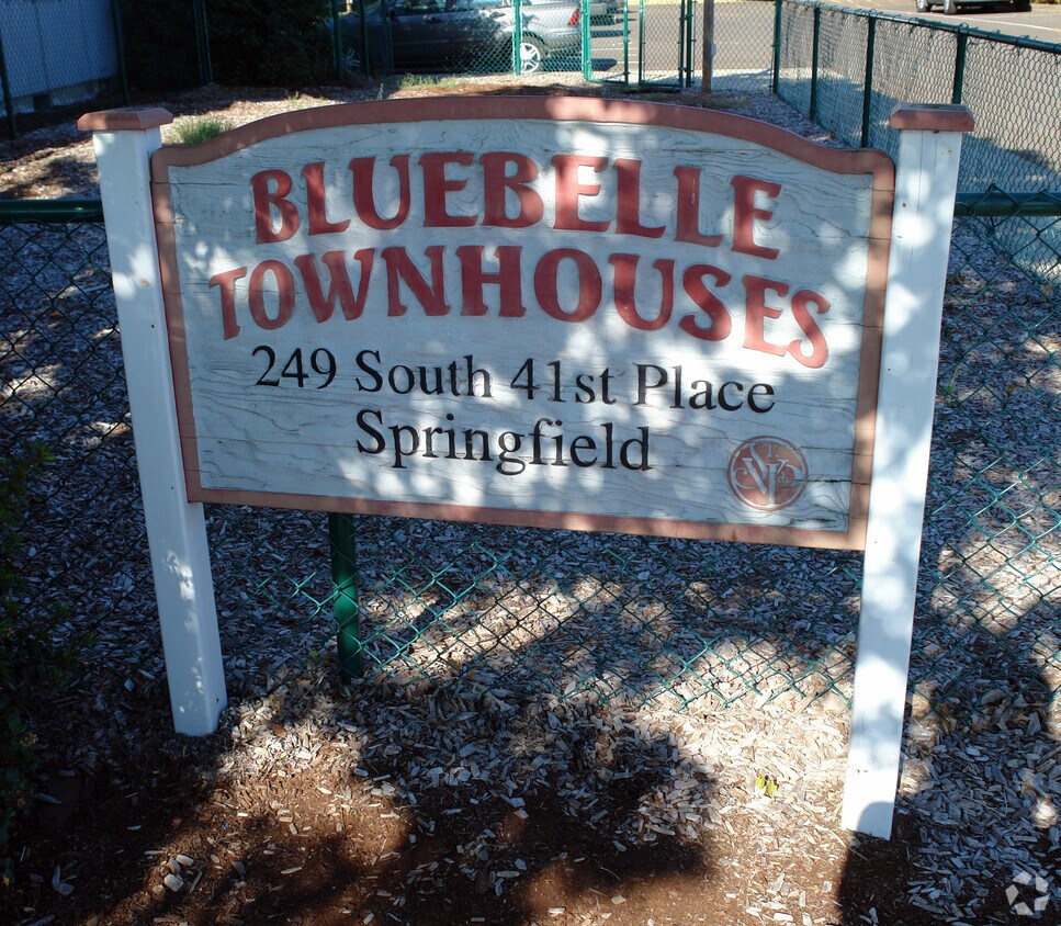 Building Photo - Bluebelle Townhouses