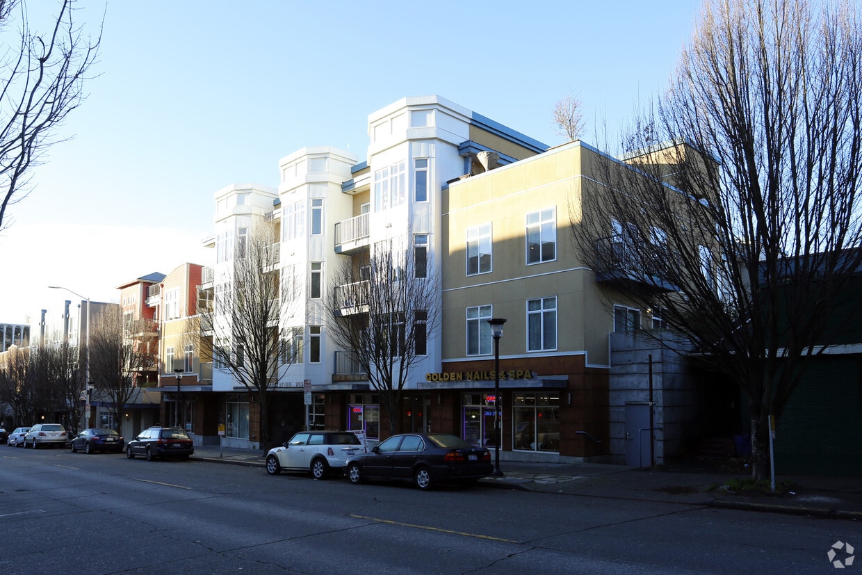 Primary Photo - Five 2 Five 1st Ave West