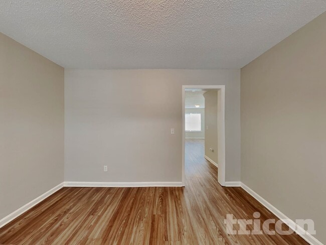 Building Photo - 163 Brooksong Dr