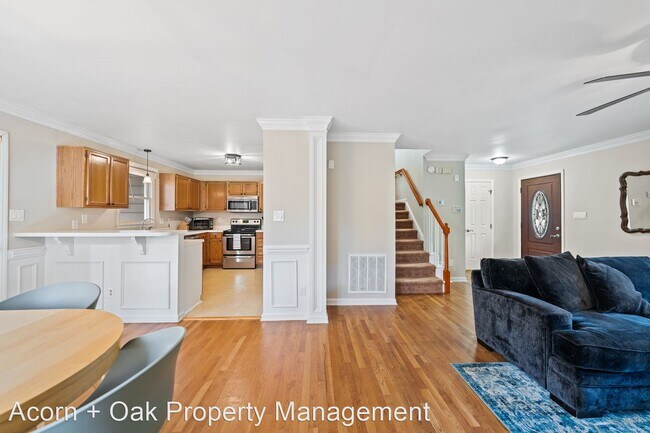 Building Photo - 3 br, 2.5 bath House - 1701 Kingston Heath...