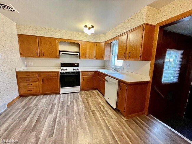 Foto del edificio - 1765 Beechwood St NE