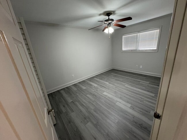 Foto del edificio - 2 Bedroom 1 Bath Apartment Close to Campus! Available Now!