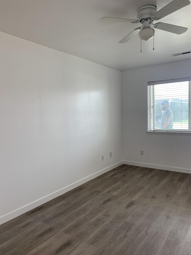 Foto del edificio - 208 Noble St