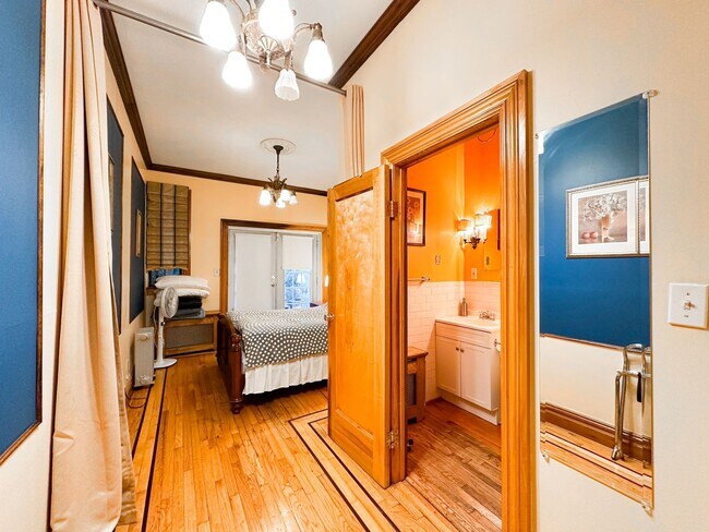 Foto del edificio - HUGE 1 Bedroom with PRIVATE GARDEN!!!!