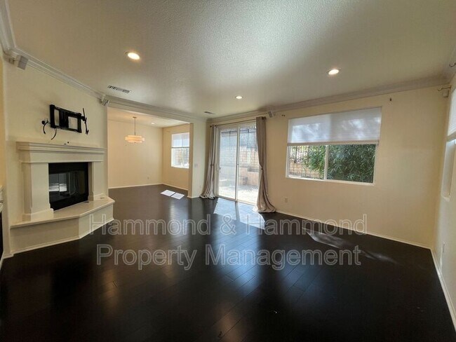 Foto del edificio - 3806 Cayman Ct