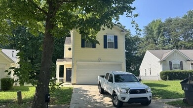 Building Photo - 2840 Oasis Ln
