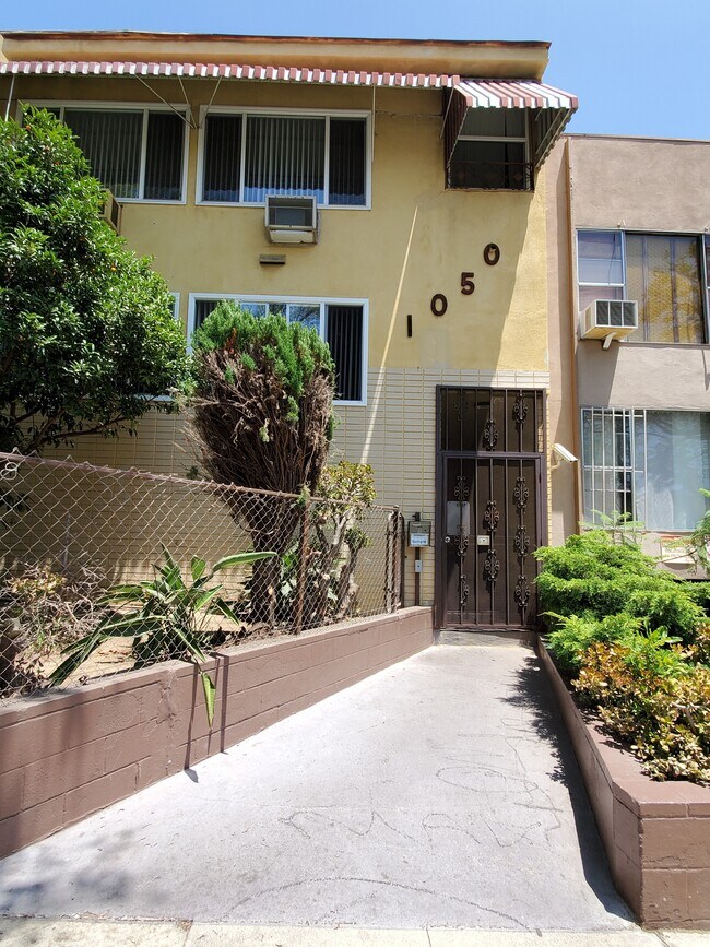 Building Photo - 1050 N Ogden Dr