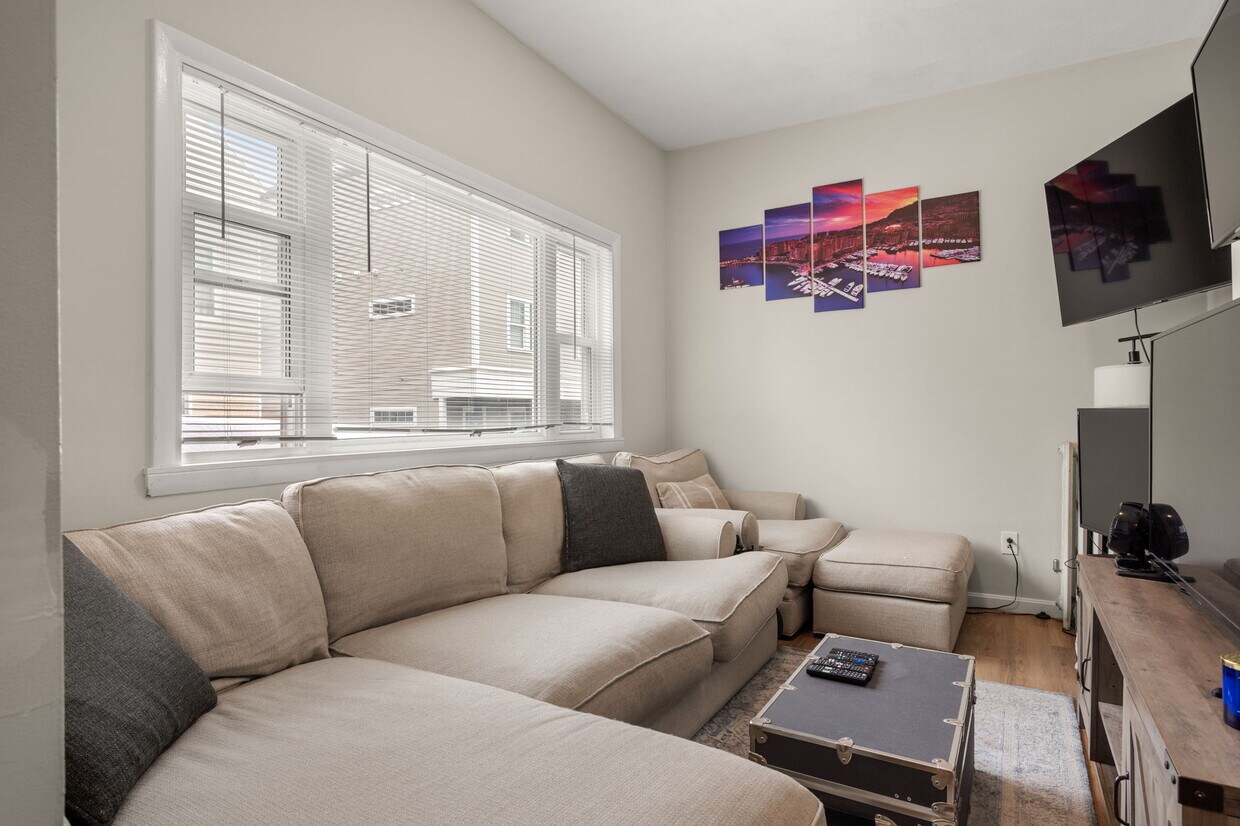 Foto principal - 13 Knowlton St