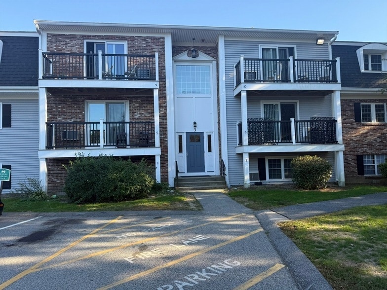 Primary Photo - 3 Chapel Hill Dr
