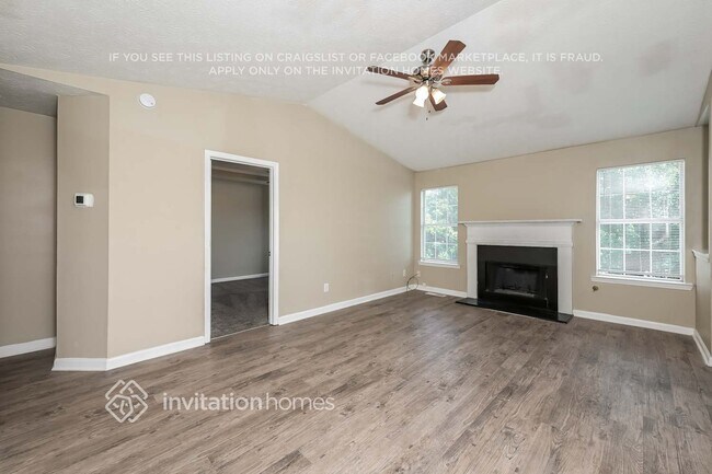 Building Photo - 222 Autumn Lake Way