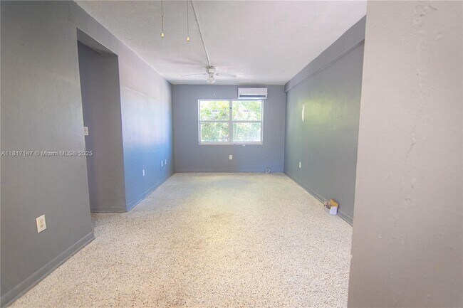 Building Photo - 2000 NW 29th St