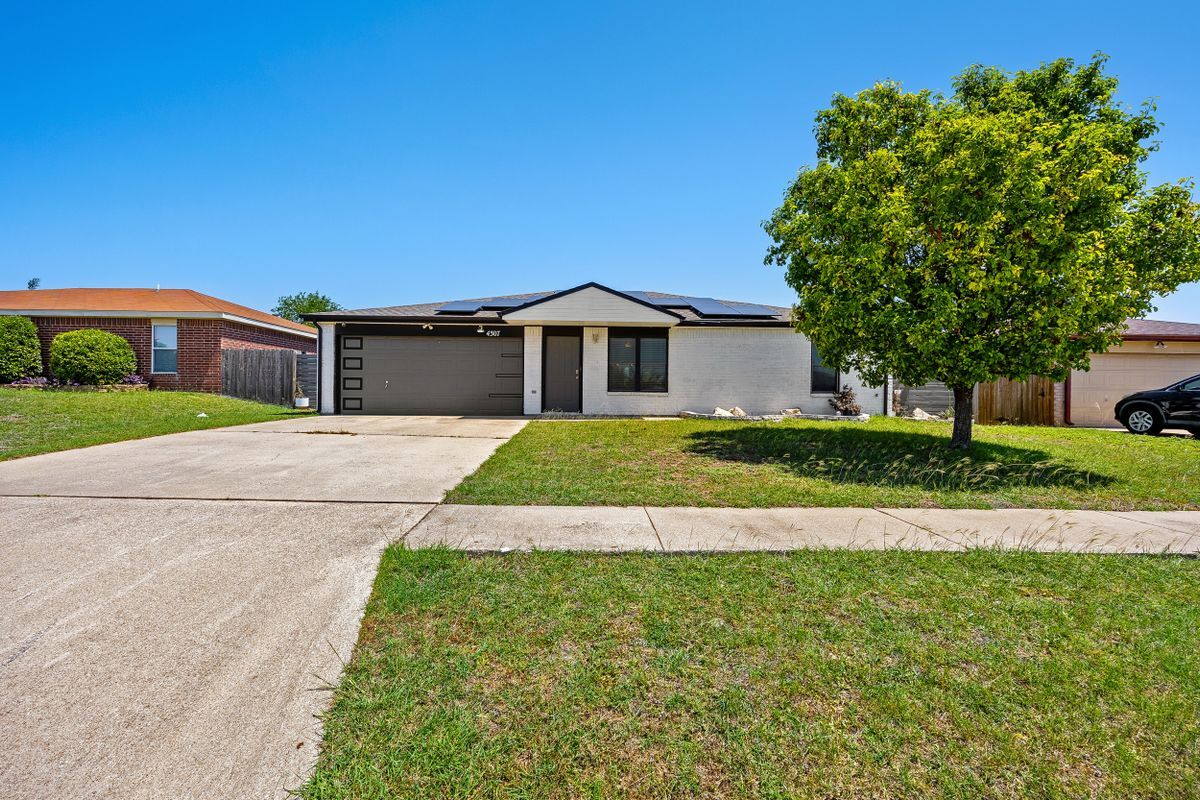 Foto principal - 4307 Stallion Dr