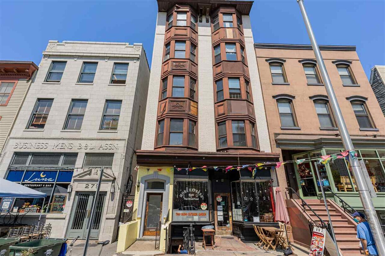 Primary Photo - 281 Grove St