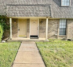 Building Photo - 1126 Highbush Dr