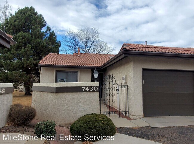 Foto del edificio - 3 br, 3 bath House - 7430 Arroyo Grande Ct