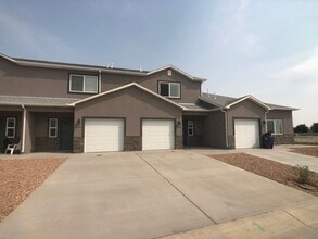 Building Photo - 612 Mesa Canyon Lane