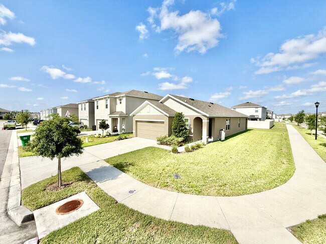 Building Photo - 5699 Chorleywood Ln