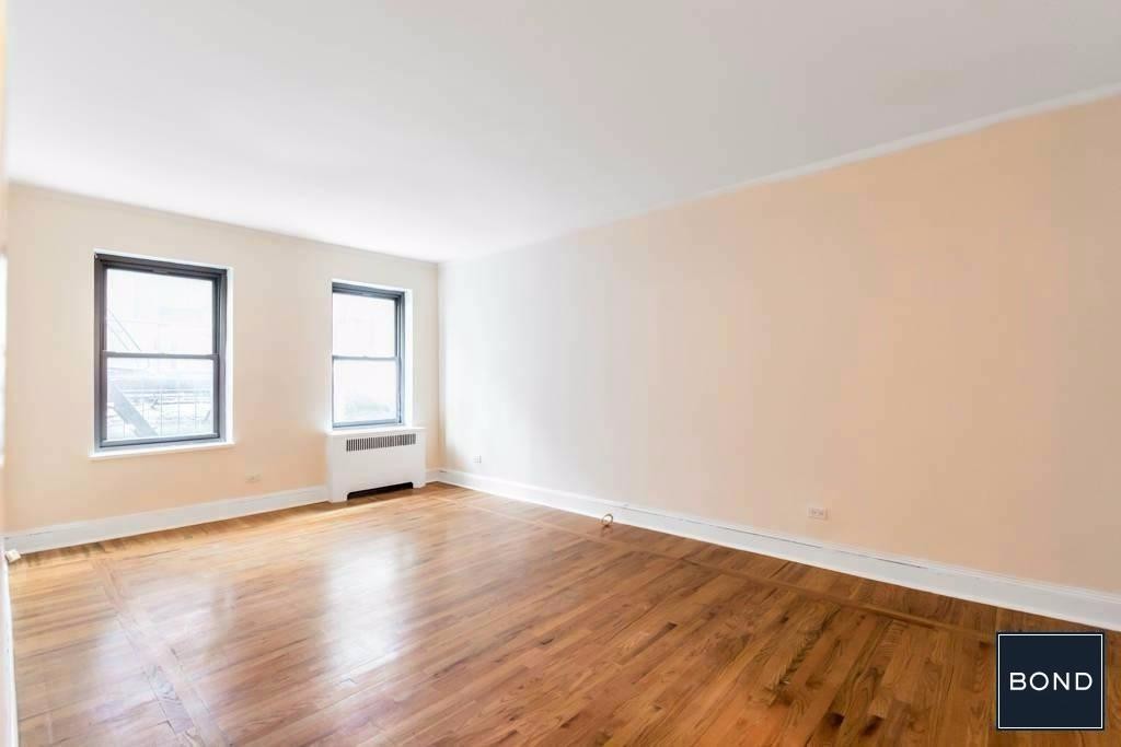 Primary Photo - 25 E 25th St